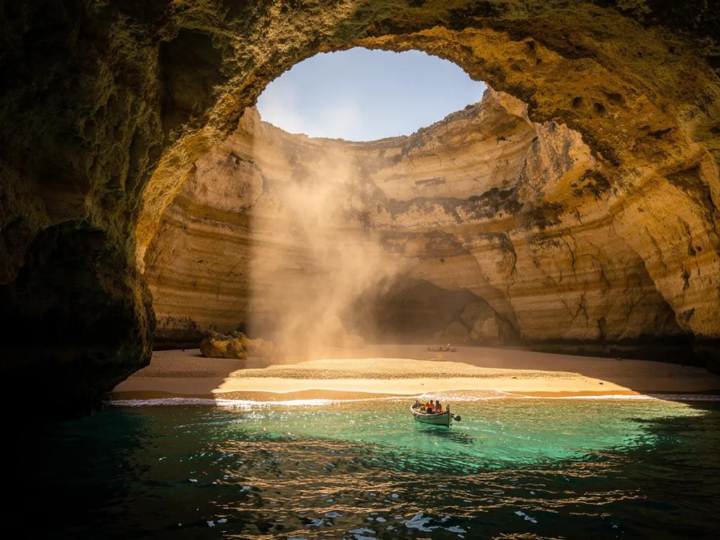 eSIM Algarve - Kup przedpłacone dane podróżne dla Algarve, Portugalia
