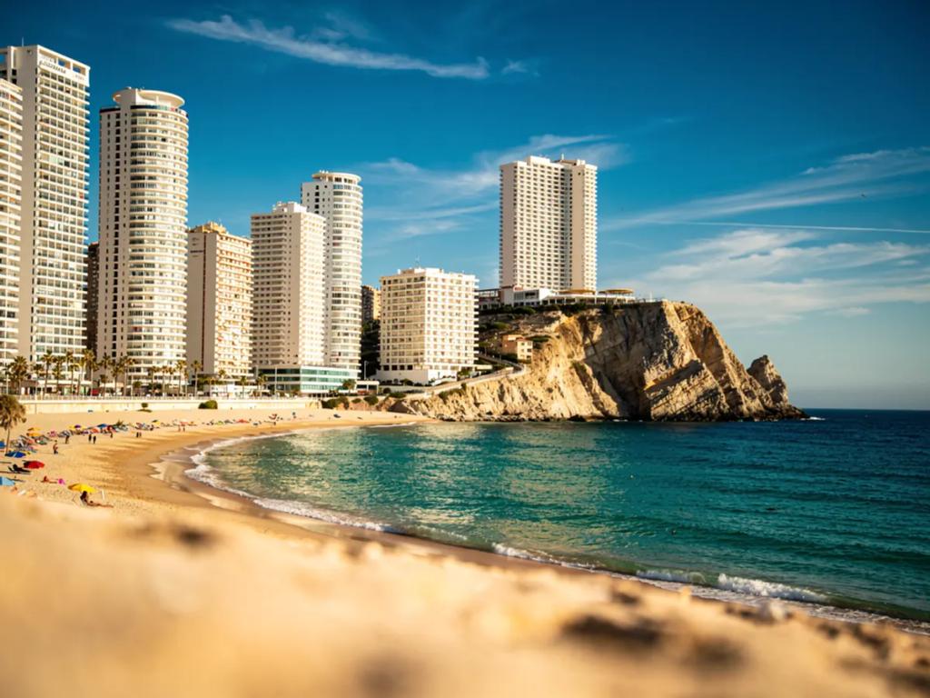 eSIM Benidorm - Kup przedpłacone dane podróżne dla Benidorm, Hiszpania
