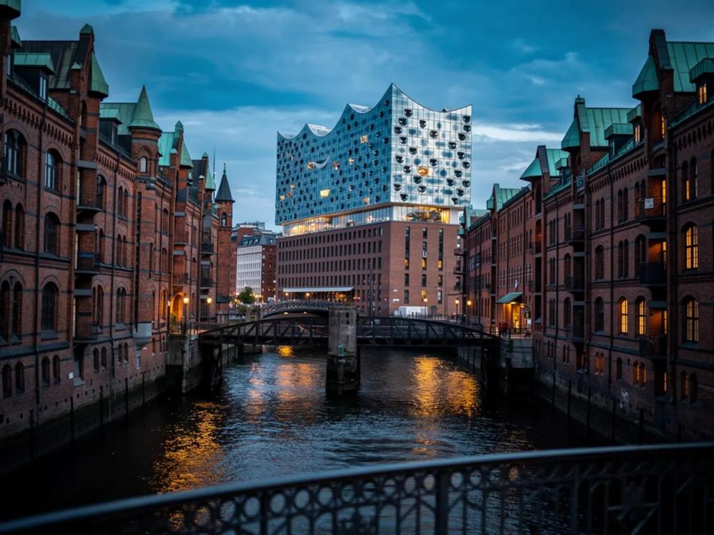 eSIM Hamburg - Kup przedpłacone dane podróżne dla Hamburg, Niemcy